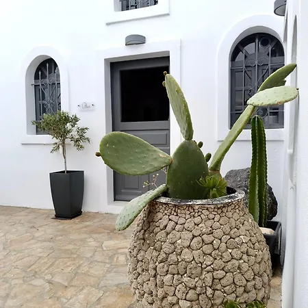 Villa The Tefra By A Terre Cave