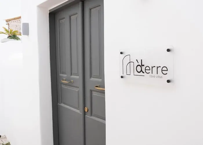 Вилла The Tefra By A Terre Cave *