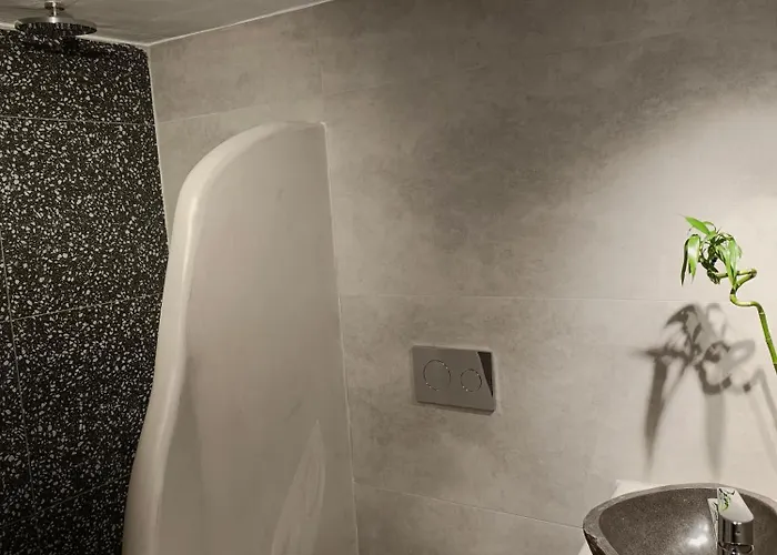 Вилла The Tefra By A Terre Cave *