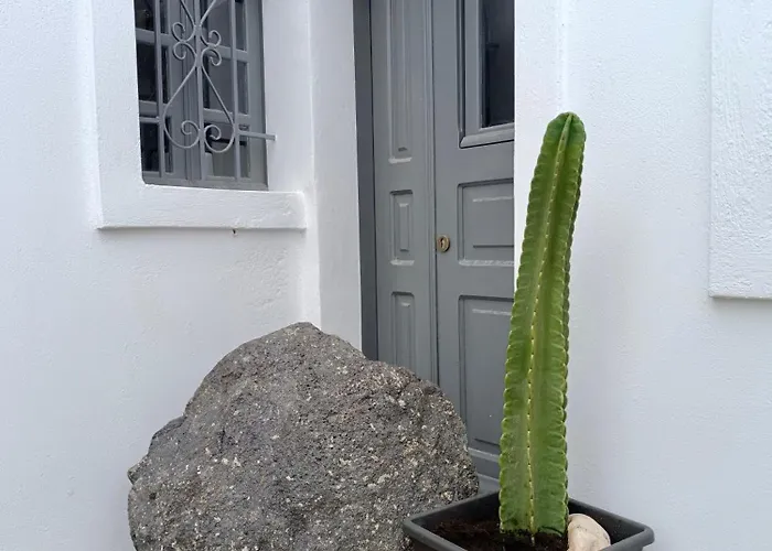 Вилла The Tefra By A Terre Cave